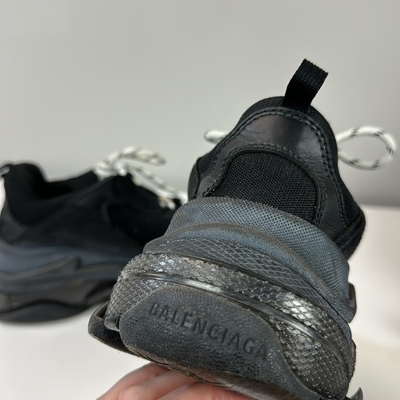 Balenciaga Triple S Sneakers Size 41/8 Authenticated - Picture 16 of 16